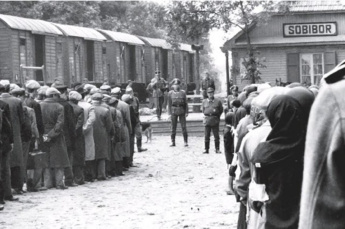 14 октября 1943 года. Восстание в нацистском лагере смерти Собибор. На свободу вырвалось более 300 узников.