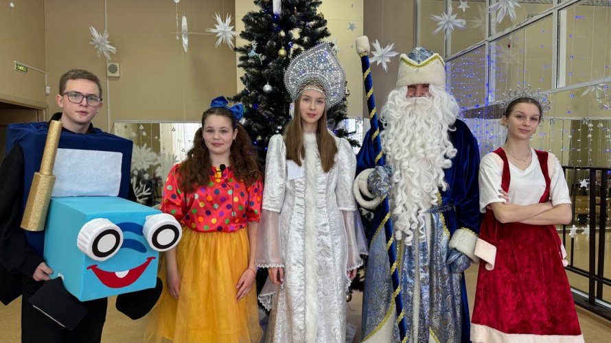 Новогоднее представление "Елочка для лялечек"
